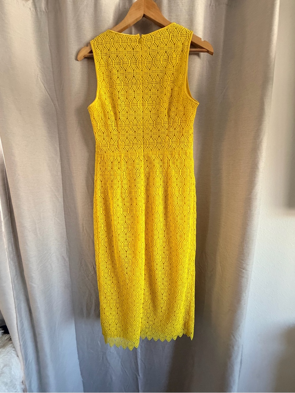 Diane Von Furstenberg Bright Yellow Lace V-Neck Midi Dress - Picture 10 of 16